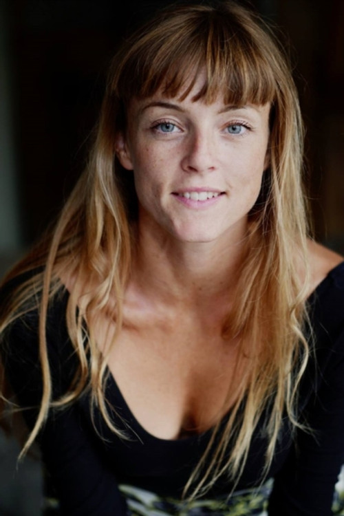 Alexandra Cismondi as Sandra (voice)