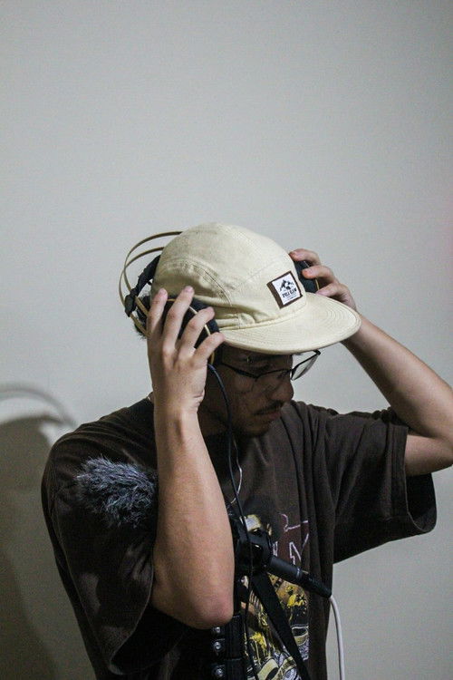 Nicolas Martins Duarte as Gerente da Biblioteca