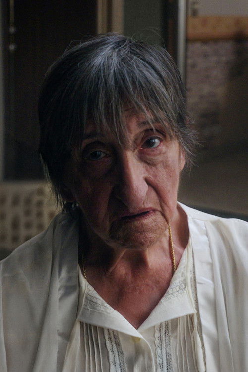 Stella Maris as Mujer