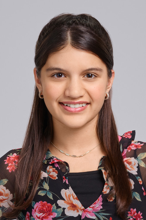 Mia Quaranta De La Rosa as Clara Martinez