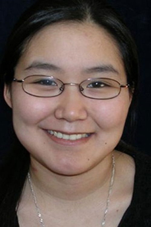 Leah Angutimarik as Apak