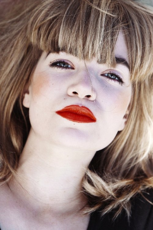 Iza Mortag Freund as Aya