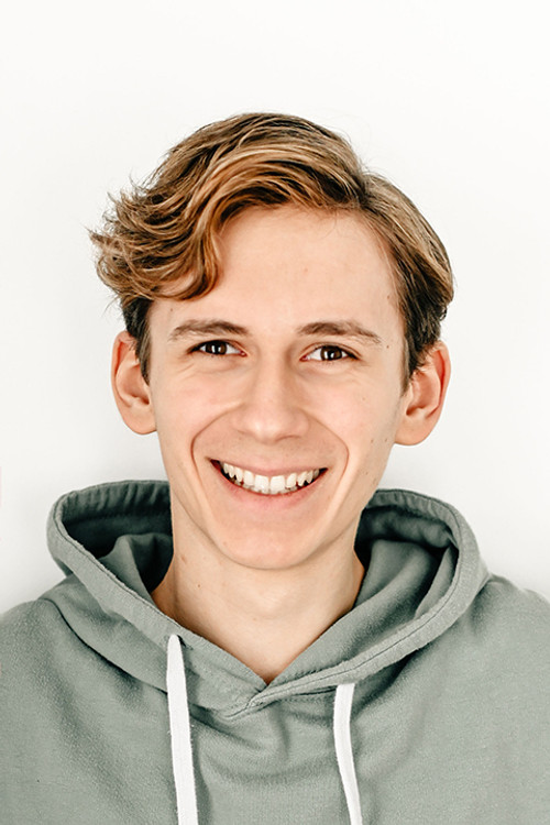 Zackary Villeneuve as Mathieu