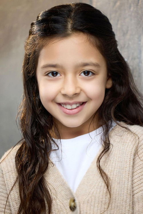 Arnika Hashemi Nasab as Ari