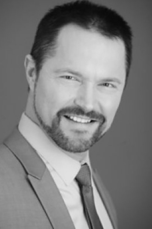 Pete Thias as Journalist (voice)