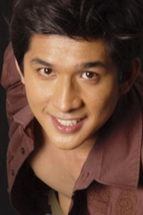 JR Valentin as Victor Perez