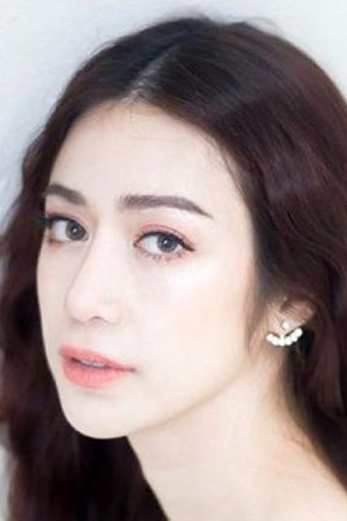 Pimpatchara Vajrasevee as Nana