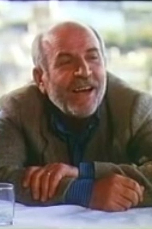 Mina Koxhaku as Petro