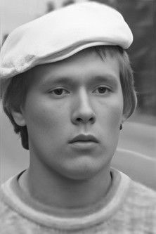 Vladimir Sirota as Shmakov