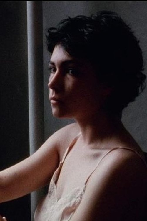 Leila Gastil as Leila