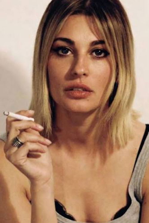 Sveva Alviti as Eleonora