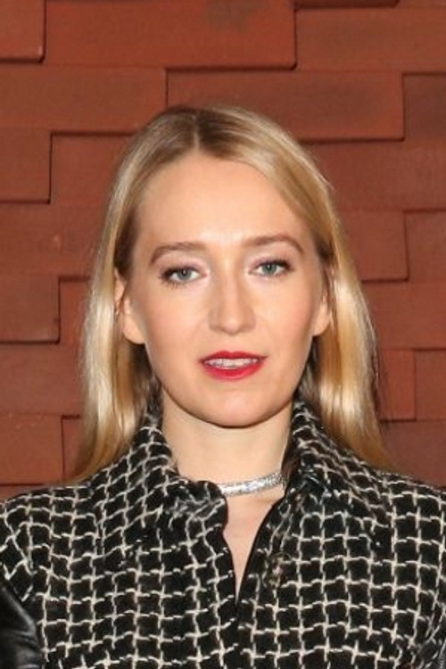 Julia Diesner as Guest Library / Female Victim