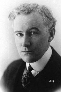 Broderick O'Farrell as Man in Audience (uncredited)