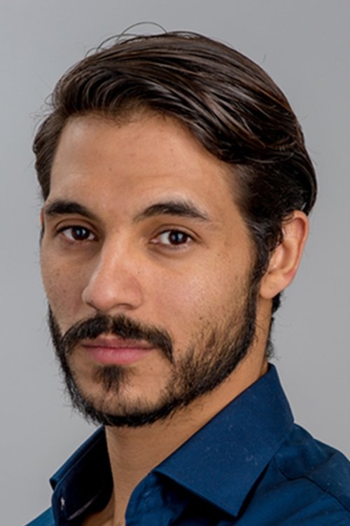 Diego Martínez as Cesar Mateo
