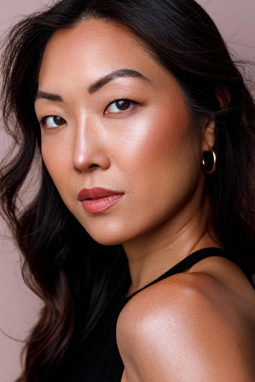 Cecilia Yesuil Kim as Maya