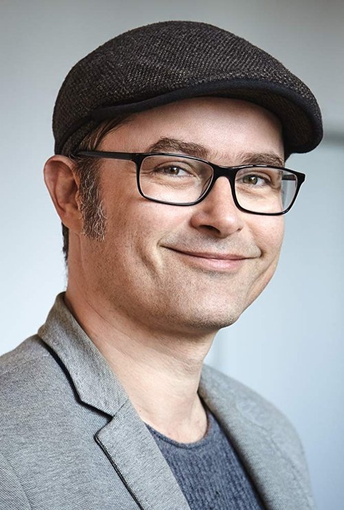 Manuel Flurin Hendry as Club-Mitglied