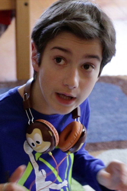 Joseph Weinberg as Joey