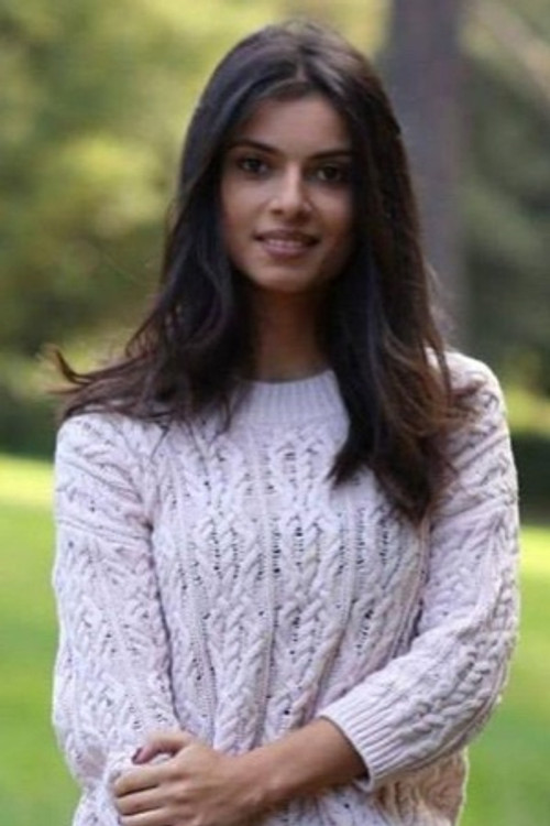 Giulia Petrungaro as 