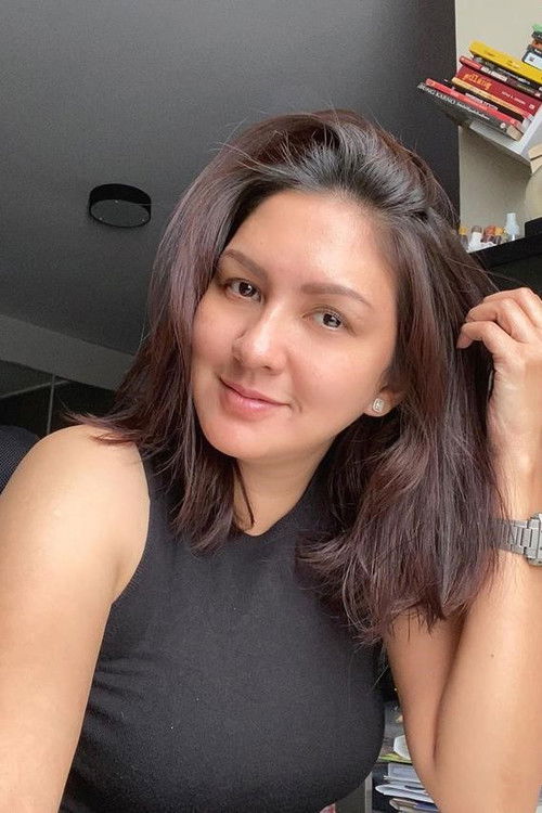 Donna Agnesia as Wirda