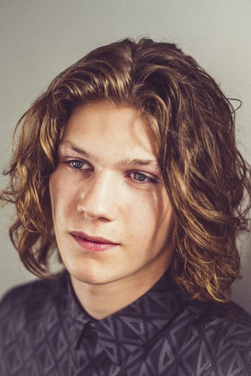 Samuel Kircher as Chevalier Danceny