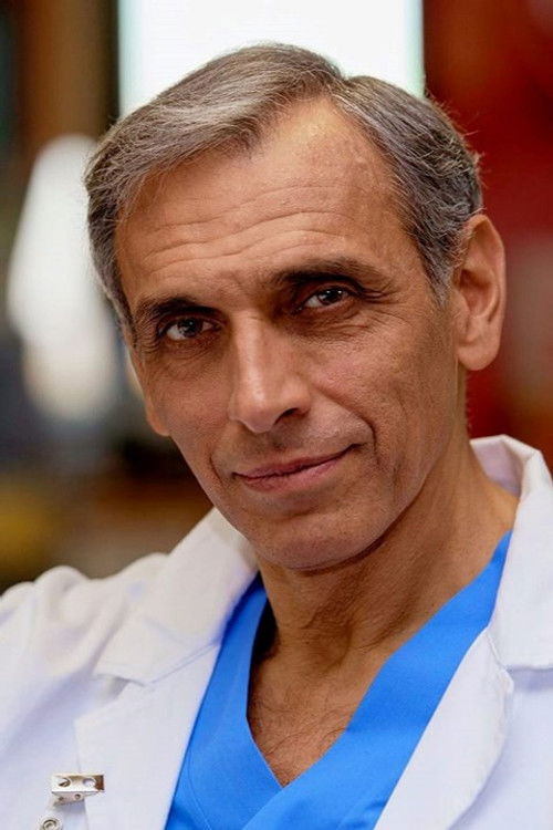 Alberto Sette as Il Chirurgo