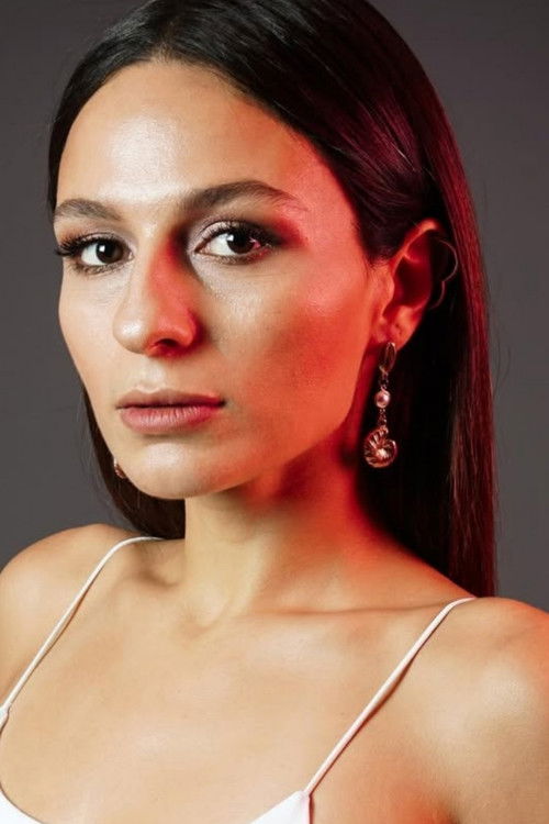 Selin Yeninci as Ebru