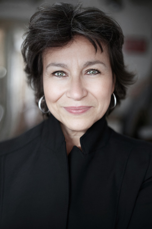 Laurence Jeanneret as Catherine