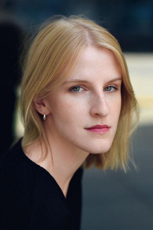 Klara Lange as Sandra Bese