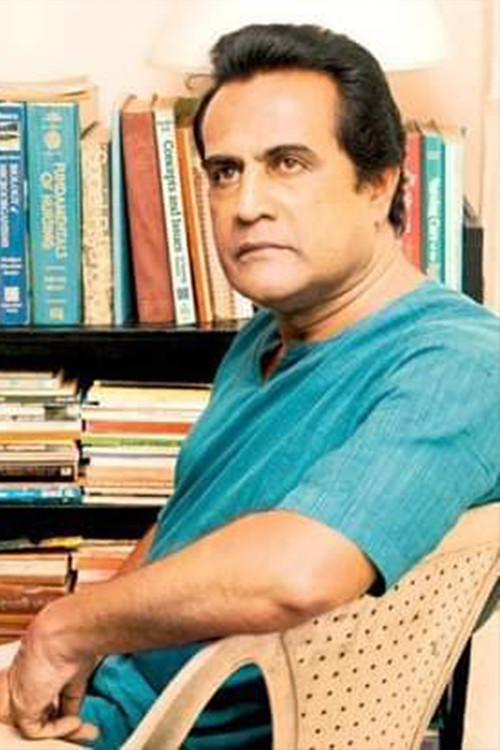 Buddhadasa Vithanarachchi as Rev. Wariyapola Sri Sumangala himi