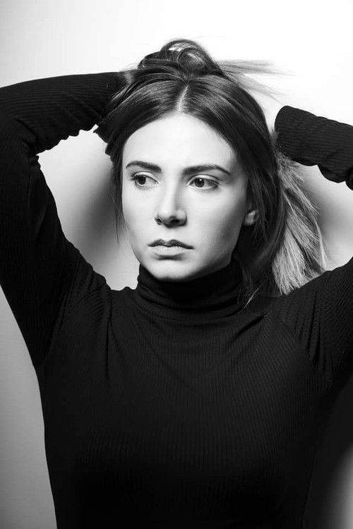 Ani Ghazaryan as Sara