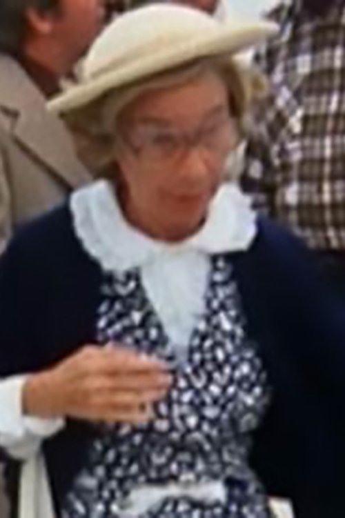 Florance McGee as Augenzeugin