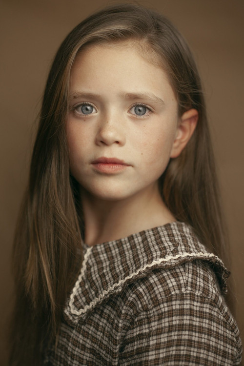 Emmy Nolan as Young Judy Warren