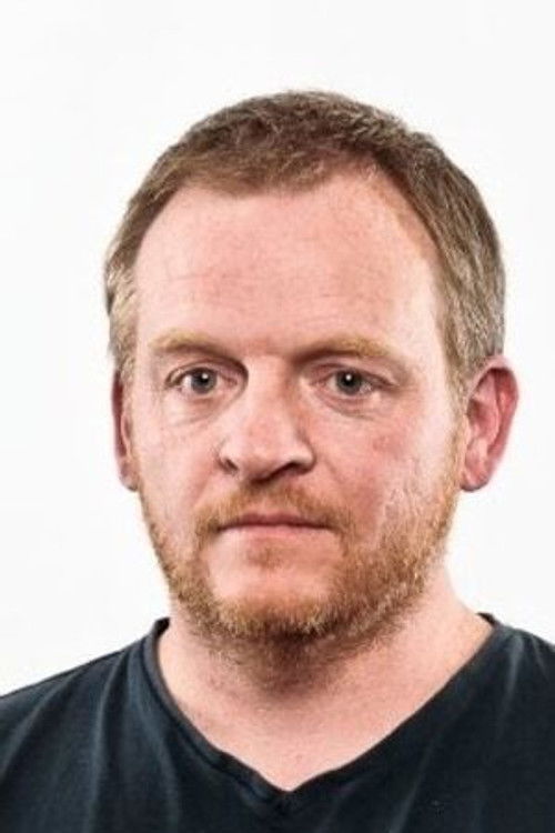 Laurence Doherty as Journalist