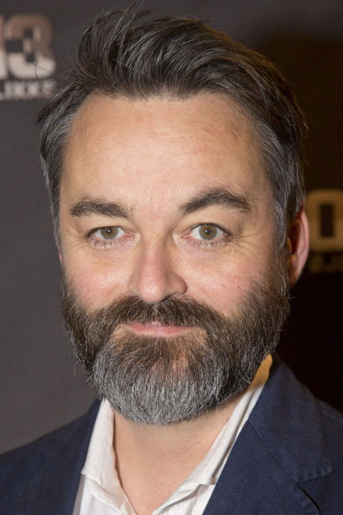 Chili Klaus as Vært