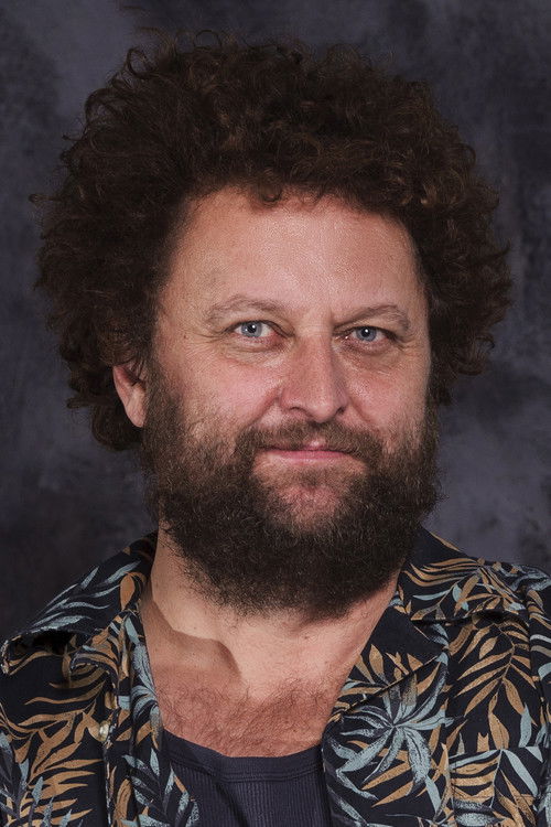 Roman Mrázik as Petr Maixner