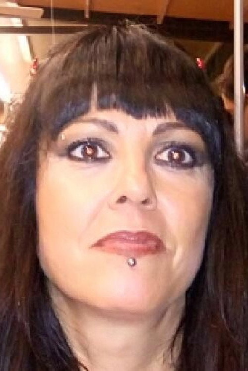 Natalia Guijarro as Especialista 2