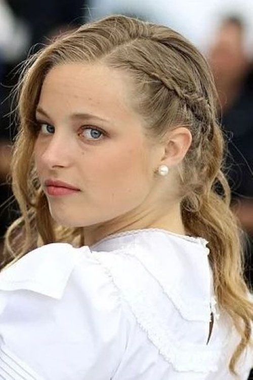 Marie Bernard as Marie