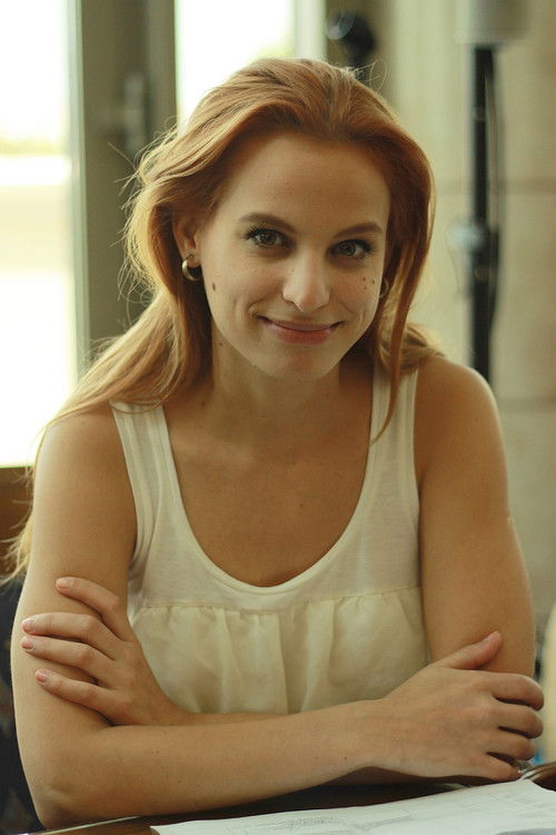 Estilla Mikecz as Lili Tatai