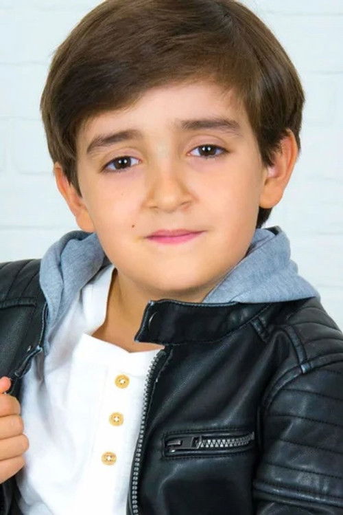 Adrián Gámiz Lara as Víctor Niño