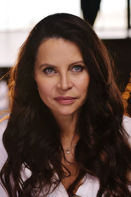 Tina Arning as Sarah