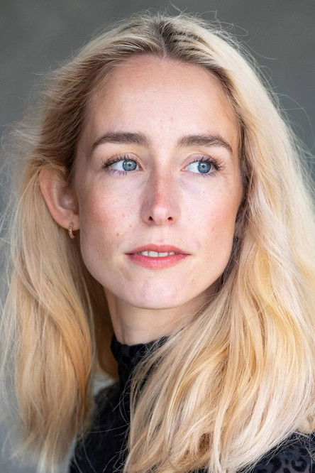 Sarah Juel Werner as Cille