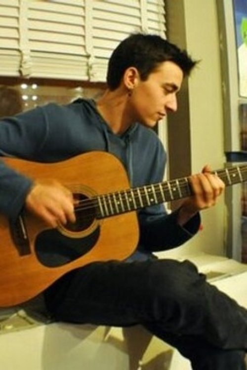 Thomas Batuello as Thomas