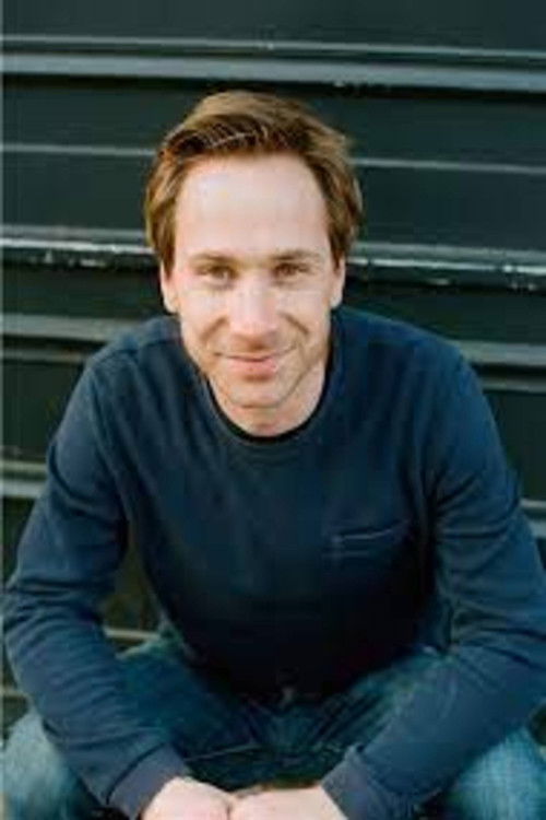 Simon Billiau as Docteur Peltier