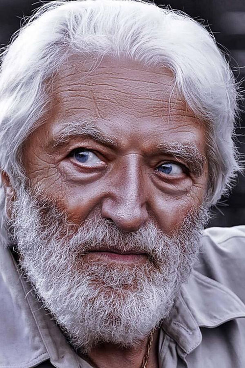 Riccardo Pizzuti as Thompson