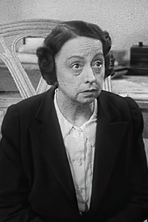 Germaine Reuver as Madame Lavergne