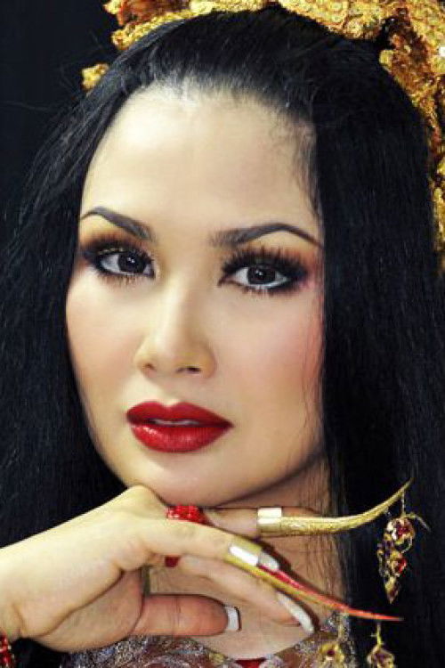 Titi Dwijayati as Sekretaris