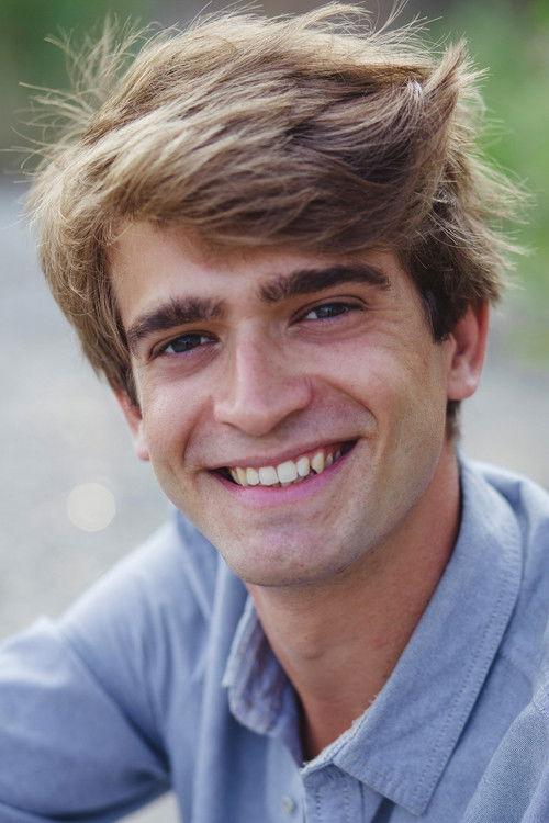 Giuseppe Scoditti as Enzo Bellomo