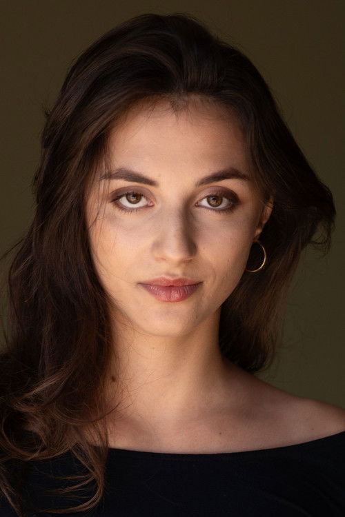 Serena Osma as Elena