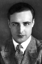 Egon von Jordan as Frédéric-Auguste de Saxe