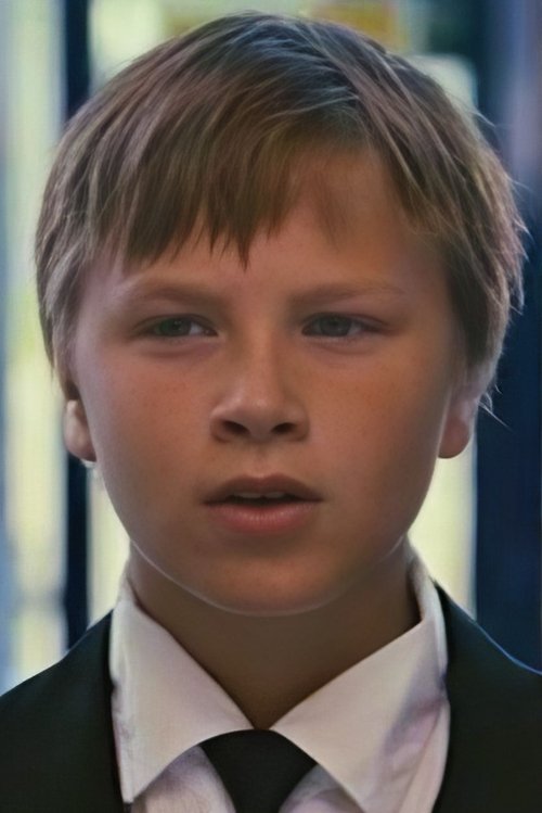 Esa Nikkilä as Oliver Santala, ”Oltsu”, alias ”Reiska”